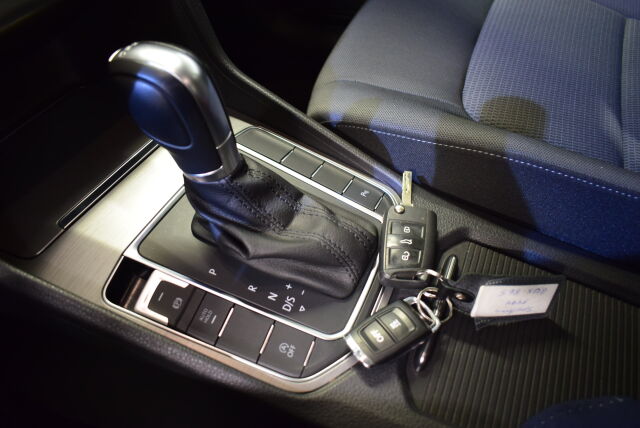 VOLKSWAGEN Golf Sportsvan 2017 Football Edition 1,4 TSI 92 kW (125 hv) DSG-automaatti* 1.omistaja, kaukowebasto*