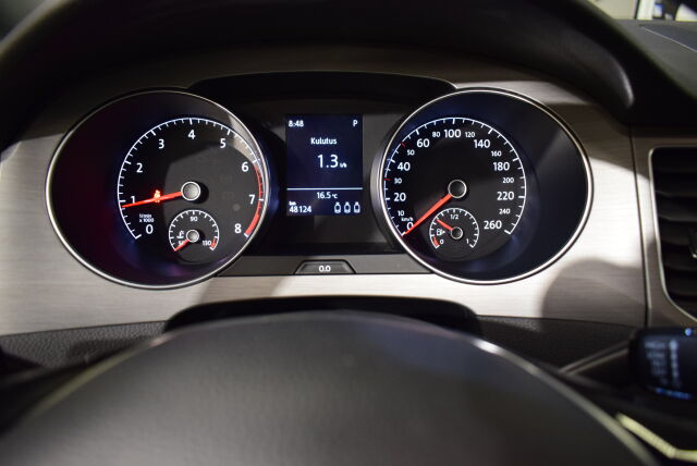 VOLKSWAGEN Golf Sportsvan 2017 Football Edition 1,4 TSI 92 kW (125 hv) DSG-automaatti* 1.omistaja, kaukowebasto*