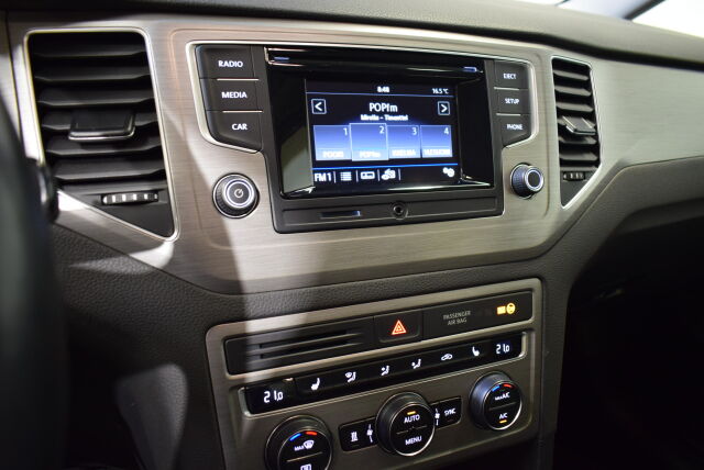 VOLKSWAGEN Golf Sportsvan 2017 Football Edition 1,4 TSI 92 kW (125 hv) DSG-automaatti* 1.omistaja, kaukowebasto*