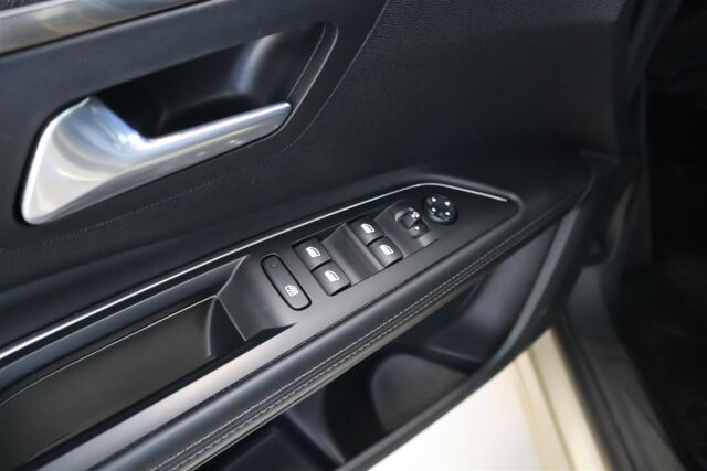 PEUGEOT 5008 2018 Allure BlueHDi 120 Automaatti