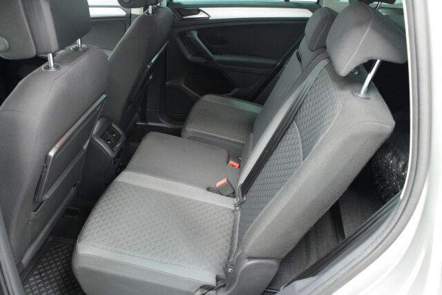 VOLKSWAGEN Tiguan 2018 Comfortline 2,0 TDI SCR 110 kW (150 hv) 4MOTION DSG-automaatti Football Edition