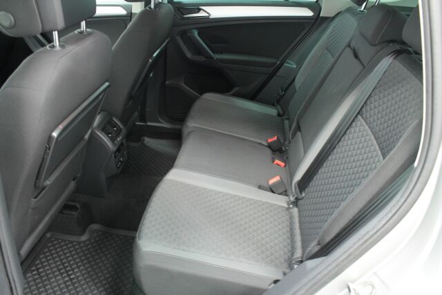 VOLKSWAGEN Tiguan 2018 Comfortline 2,0 TDI SCR 110 kW (150 hv) 4MOTION DSG-automaatti Football Edition