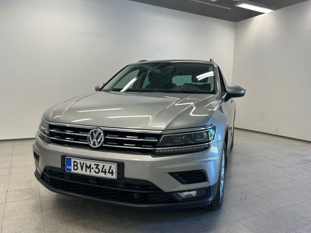 VOLKSWAGEN Tiguan 2018 Comfortline 2,0 TDI SCR 110 kW (150 hv) 4MOTION DSG-automaatti Football Edition