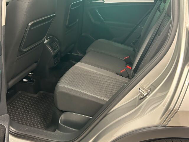 VOLKSWAGEN Tiguan 2018 Comfortline 2,0 TDI SCR 110 kW (150 hv) 4MOTION DSG-automaatti Football Edition