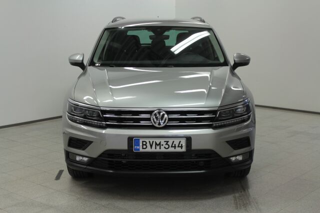 VOLKSWAGEN Tiguan 2018 Comfortline 2,0 TDI SCR 110 kW (150 hv) 4MOTION DSG-automaatti Football Edition