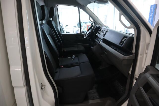 VOLKSWAGEN Crafter 2019 35 alusta 2,0 TDI 103 kW, 4490