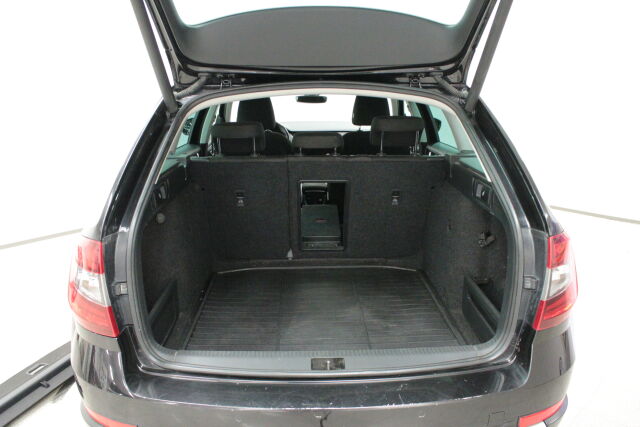 SKODA Octavia 2019 Combi 2,0 TSI 190 4x4 Scout BusinessLine DSG Autom.