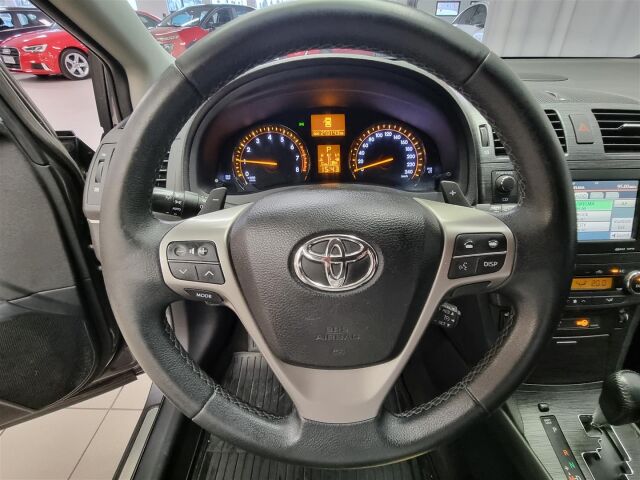 TOYOTA Avensis 2010 2,0 Valvematic Linea Sol Plus Wagon Multidrive S / Koukku / Navi / P-Kamera