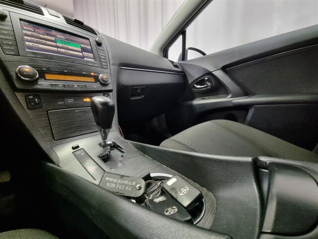 TOYOTA Avensis 2010 2,0 Valvematic Linea Sol Plus Wagon Multidrive S / Koukku / Navi / P-Kamera