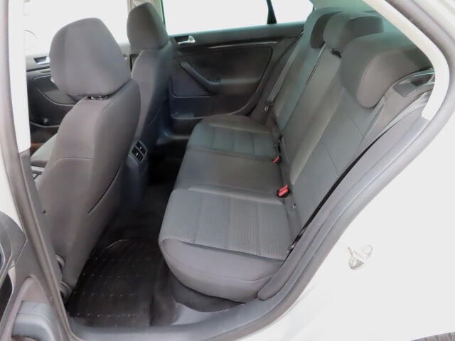 VOLKSWAGEN Jetta 2010 Comfortline 1,4 TSI 90 kW (122 hv)