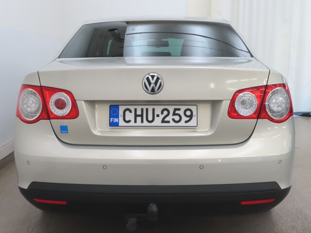 VOLKSWAGEN Jetta 2010 Comfortline 1,4 TSI 90 kW (122 hv)
