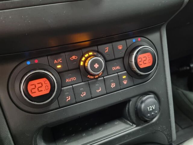 NISSAN Qashqai 2010 1,6L Acenta 2WD 5MT MY10 / Vetokoukku / Vakionopeudensäädin / M-Lämmitin