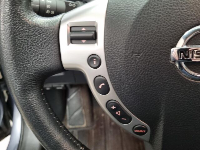 NISSAN Qashqai 2010 1,6L Acenta 2WD 5MT MY10 / Vetokoukku / Vakionopeudensäädin / M-Lämmitin