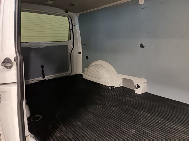 VOLKSWAGEN Transporter 2011 umpipakettiauto pitkä 2,0 TDI 75 kW 3200kg