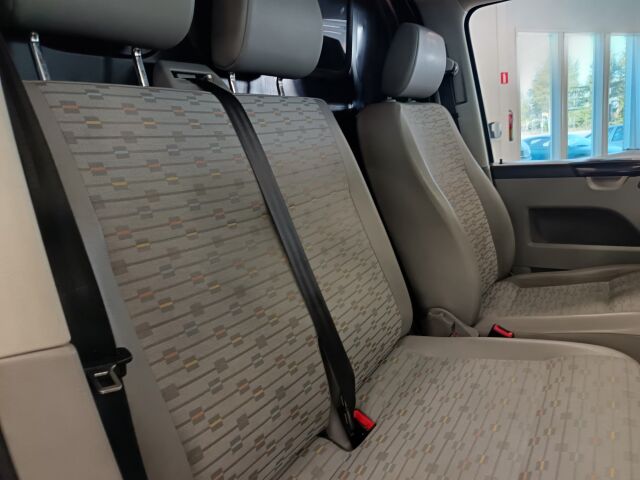 VOLKSWAGEN Transporter 2011 umpipakettiauto pitkä 2,0 TDI 75 kW 3200kg