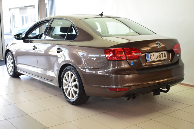 VOLKSWAGEN Jetta 2011 Comfortline 1,4 TSI 90 kW (122 hv)