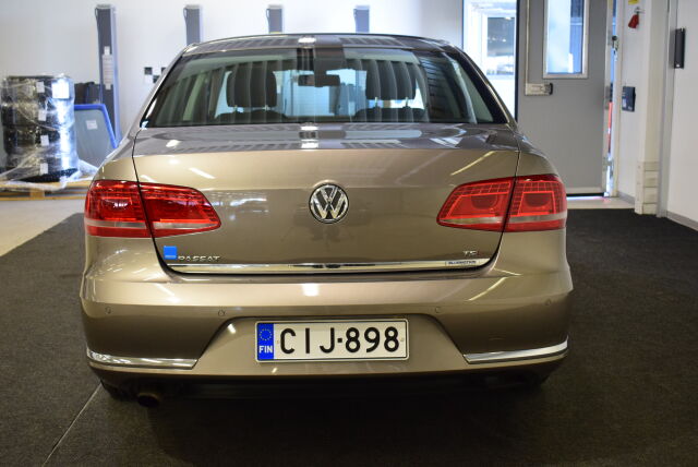VOLKSWAGEN Passat 2012 Sedan Comfortline 1,4 TSI 90 kW (122 hv) DSG-automaatti BlueMotion Technology