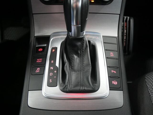 VOLKSWAGEN Passat 2012 Sedan Comfortline 1,4 TSI 90 kW (122 hv) DSG-automaatti BlueMotion Technology