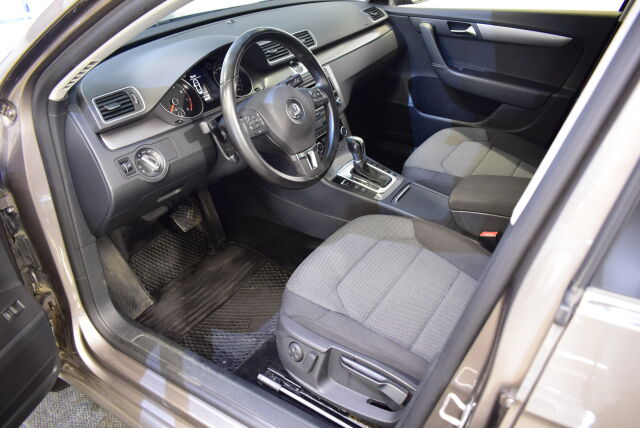 VOLKSWAGEN Passat 2012 Sedan Comfortline 1,4 TSI 90 kW (122 hv) DSG-automaatti BlueMotion Technology