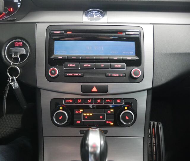 VOLKSWAGEN Passat 2012 Sedan Comfortline 1,4 TSI 90 kW (122 hv) DSG-automaatti BlueMotion Technology