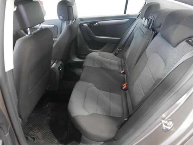 VOLKSWAGEN Passat 2012 Sedan Comfortline 1,4 TSI 90 kW (122 hv) DSG-automaatti BlueMotion Technology