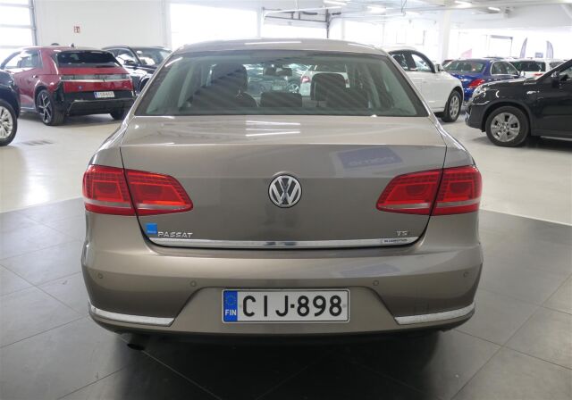 VOLKSWAGEN Passat 2012 Sedan Comfortline 1,4 TSI 90 kW (122 hv) DSG-automaatti BlueMotion Technology