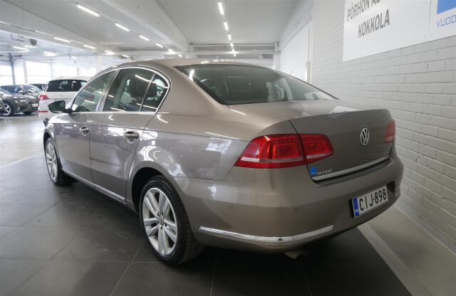VOLKSWAGEN Passat 2012 Sedan Comfortline 1,4 TSI 90 kW (122 hv) DSG-automaatti BlueMotion Technology