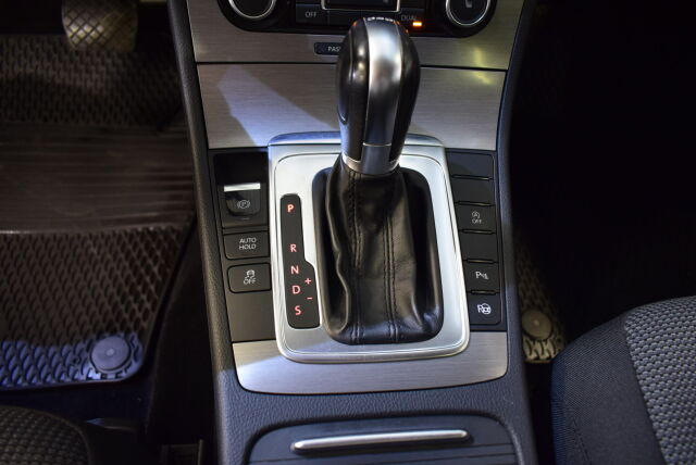 VOLKSWAGEN Passat 2012 Sedan Comfortline 1,4 TSI 90 kW (122 hv) DSG-automaatti BlueMotion Technology