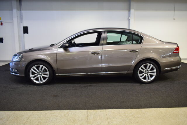 VOLKSWAGEN Passat 2012 Sedan Comfortline 1,4 TSI 90 kW (122 hv) DSG-automaatti BlueMotion Technology