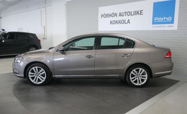 VOLKSWAGEN Passat 2012 Sedan Comfortline 1,4 TSI 90 kW (122 hv) DSG-automaatti BlueMotion Technology