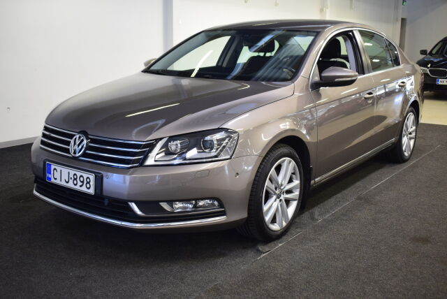 VOLKSWAGEN Passat 2012 Sedan Comfortline 1,4 TSI 90 kW (122 hv) DSG-automaatti BlueMotion Technology