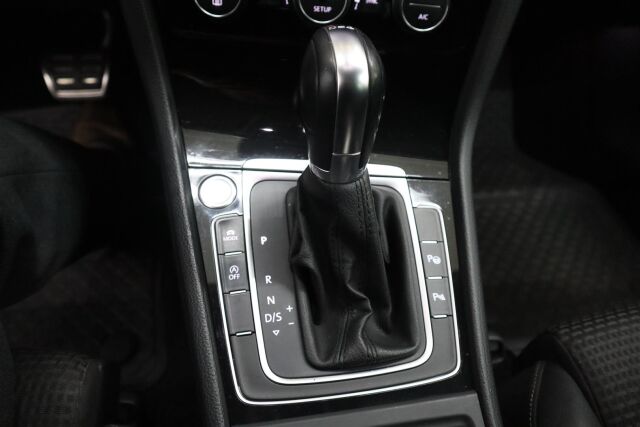 VOLKSWAGEN Golf 2014 Variant Highline 1,4 TSI 103 kW (140 hv) BlueMotion Technology DSG-automaatti