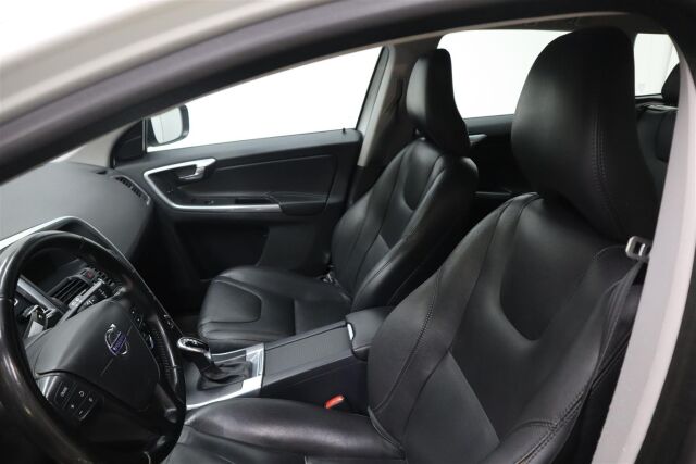 VOLVO XC60 2015 D4 Kinetic aut