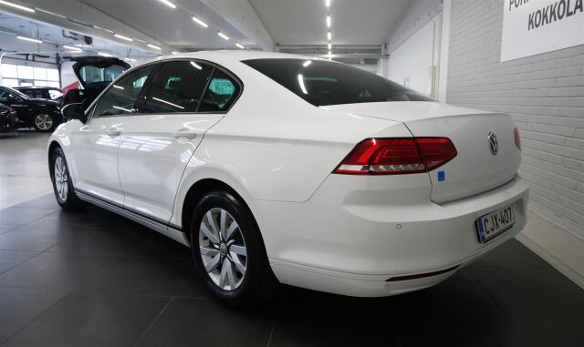 VOLKSWAGEN Passat 2015 Sedan Trendline 1,4 TSI 92 kW (125 hv) BlueMotion Technology