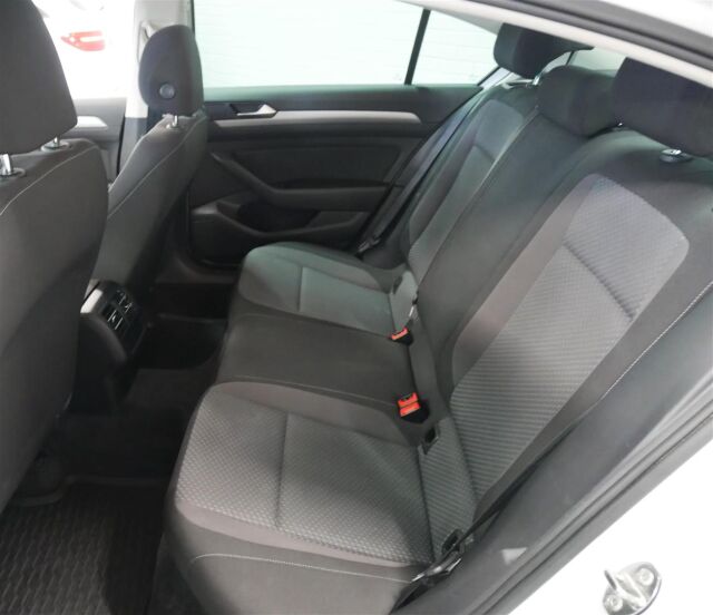 VOLKSWAGEN Passat 2015 Sedan Trendline 1,4 TSI 92 kW (125 hv) BlueMotion Technology