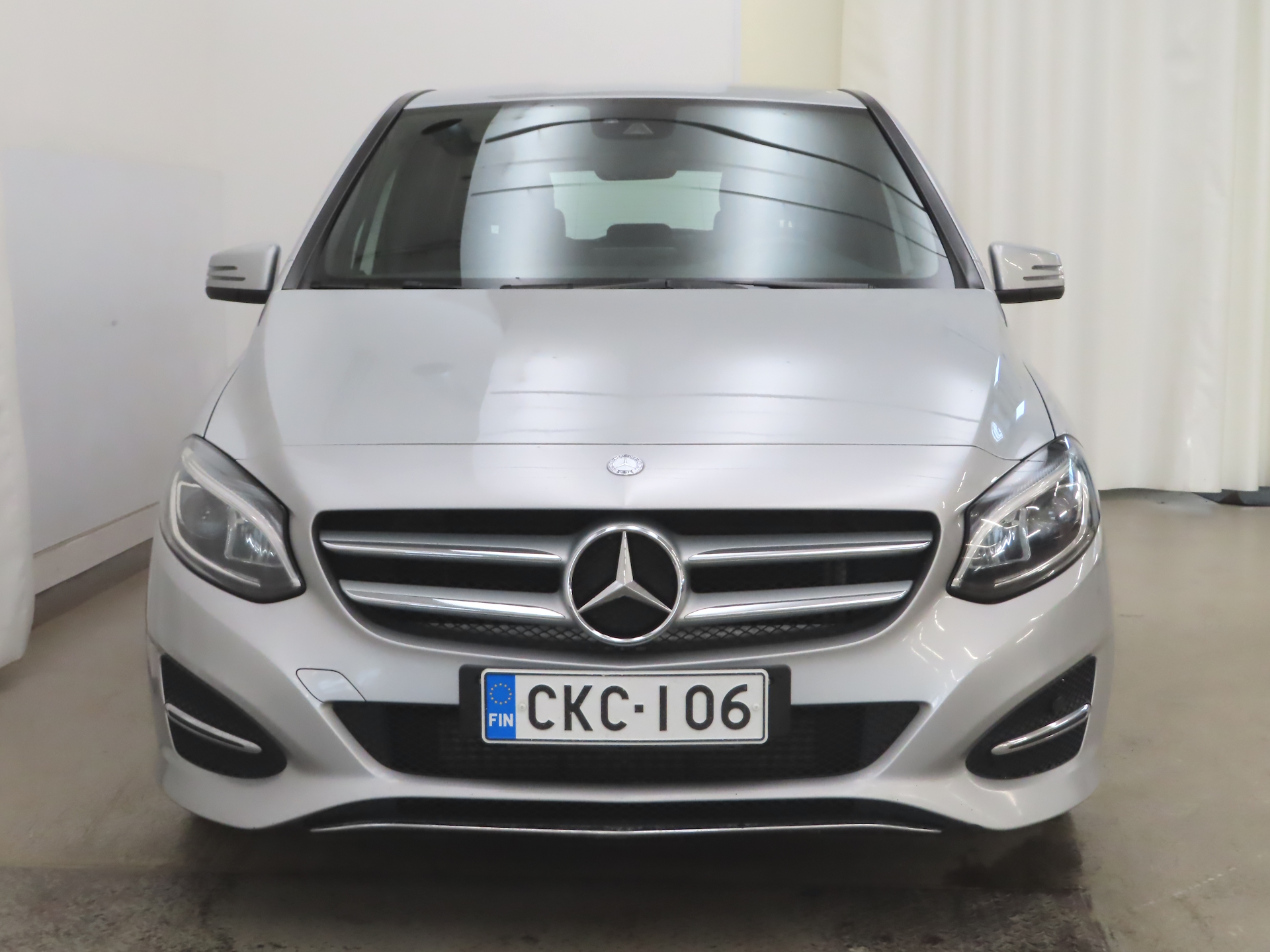 Mercedes-Benz B 180 Automatic Edition 2016, kuva 2/10