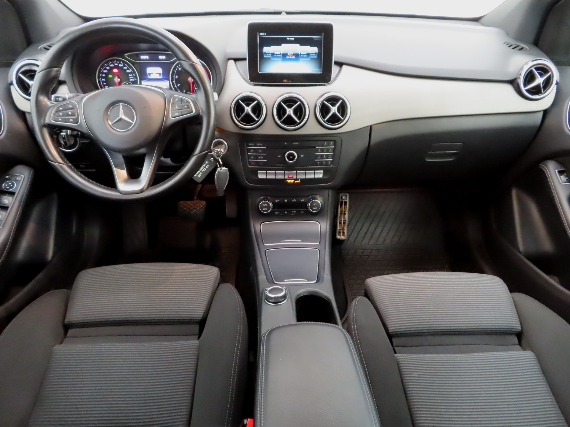 Mercedes-Benz B 180 Automatic Edition 2016, kuva 7/10