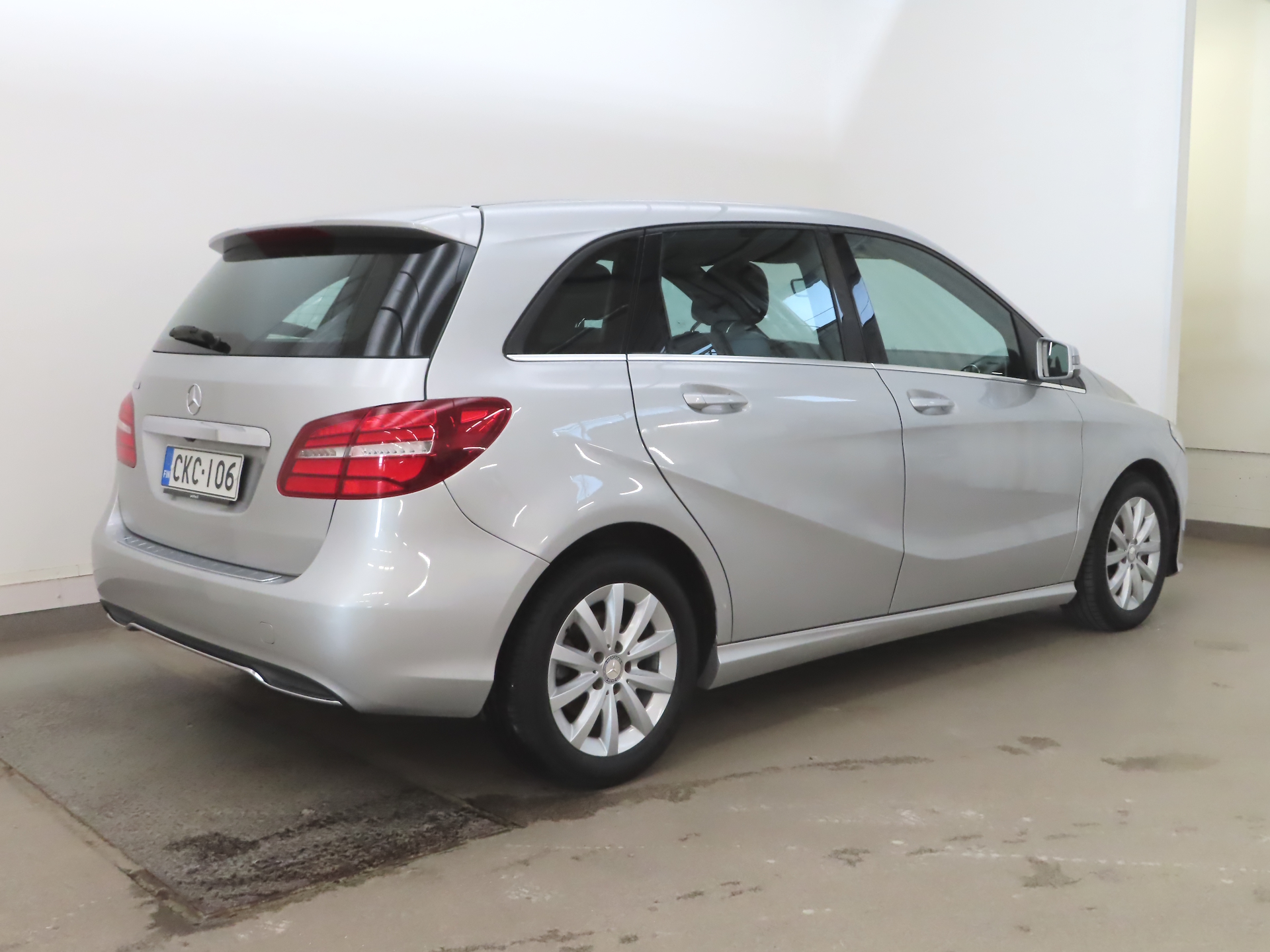 Mercedes-Benz B 180 Automatic Edition 2016, kuva 4/10
