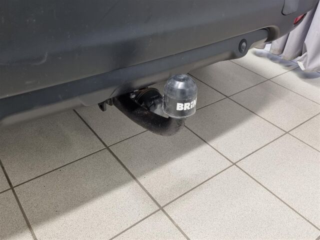 NISSAN Qashqai 2015 DIG-T 115 Business 360 2WD 6M/T E6 Alcantara / 360- Kamera / Koukku / LED / Navi