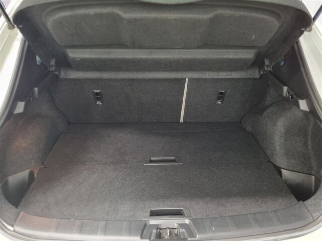 NISSAN Qashqai 2015 DIG-T 115 Business 360 2WD 6M/T E6 Alcantara / 360- Kamera / Koukku / LED / Navi