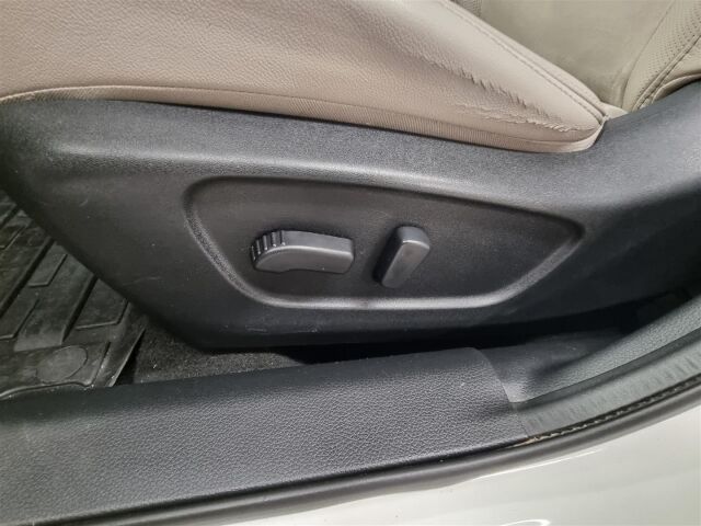 NISSAN Qashqai 2015 DIG-T 115 Business 360 2WD 6M/T E6 Alcantara / 360- Kamera / Koukku / LED / Navi