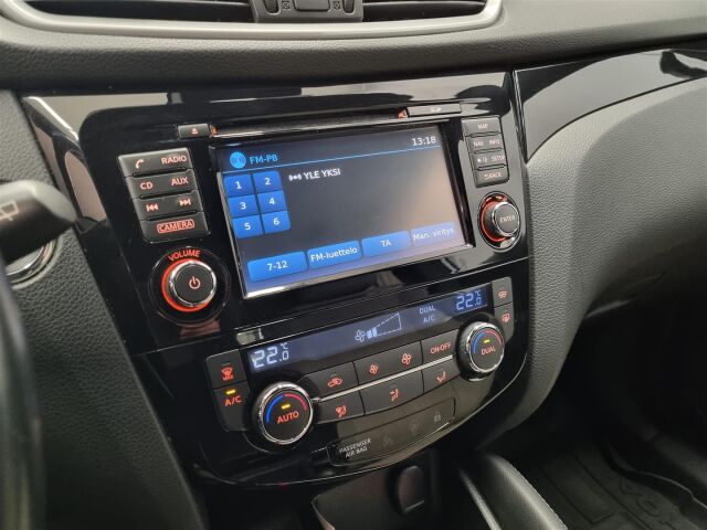 NISSAN Qashqai 2015 DIG-T 115 Business 360 2WD 6M/T E6 Alcantara / 360- Kamera / Koukku / LED / Navi