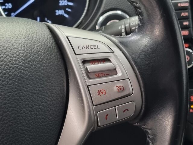 NISSAN Qashqai 2015 DIG-T 115 Business 360 2WD 6M/T E6 Alcantara / 360- Kamera / Koukku / LED / Navi