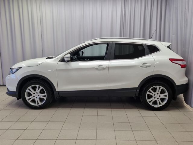 NISSAN Qashqai 2015 DIG-T 115 Business 360 2WD 6M/T E6 Alcantara / 360- Kamera / Koukku / LED / Navi