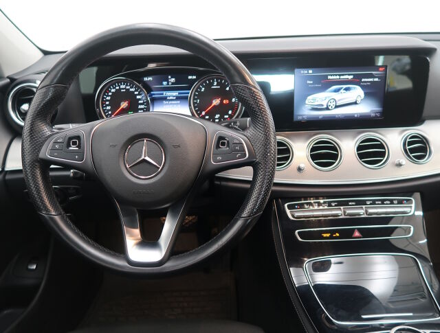 Mercedes-Benz E 2016 220 d T A Business