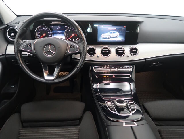 Mercedes-Benz E 2016 220 d T A Business