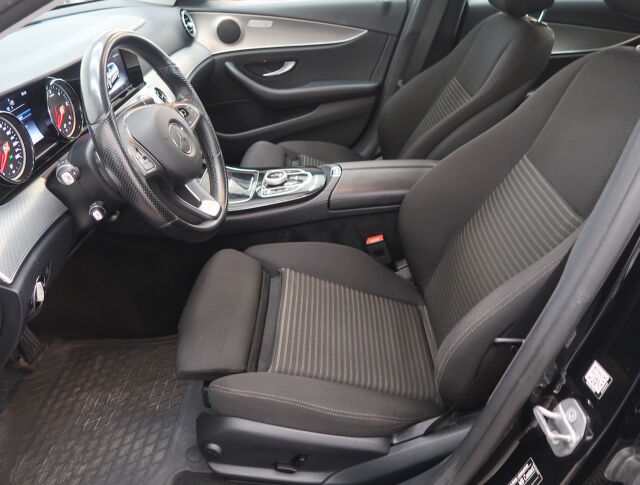 Mercedes-Benz E 2016 220 d T A Business
