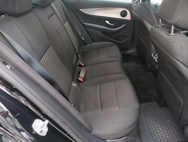 Mercedes-Benz E 2016 220 d T A Business