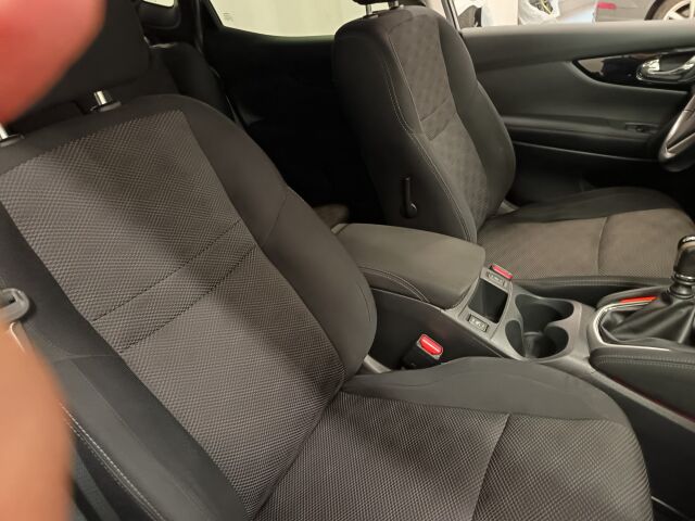 NISSAN Qashqai 2017 DIG-T 115 N-Connecta 2WD 6M/T**KOMIA JA KORKIA MAAVARA**