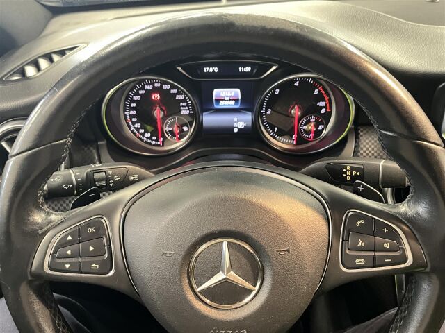 MERCEDES-BENZ A 2017 180 d A Premium Business